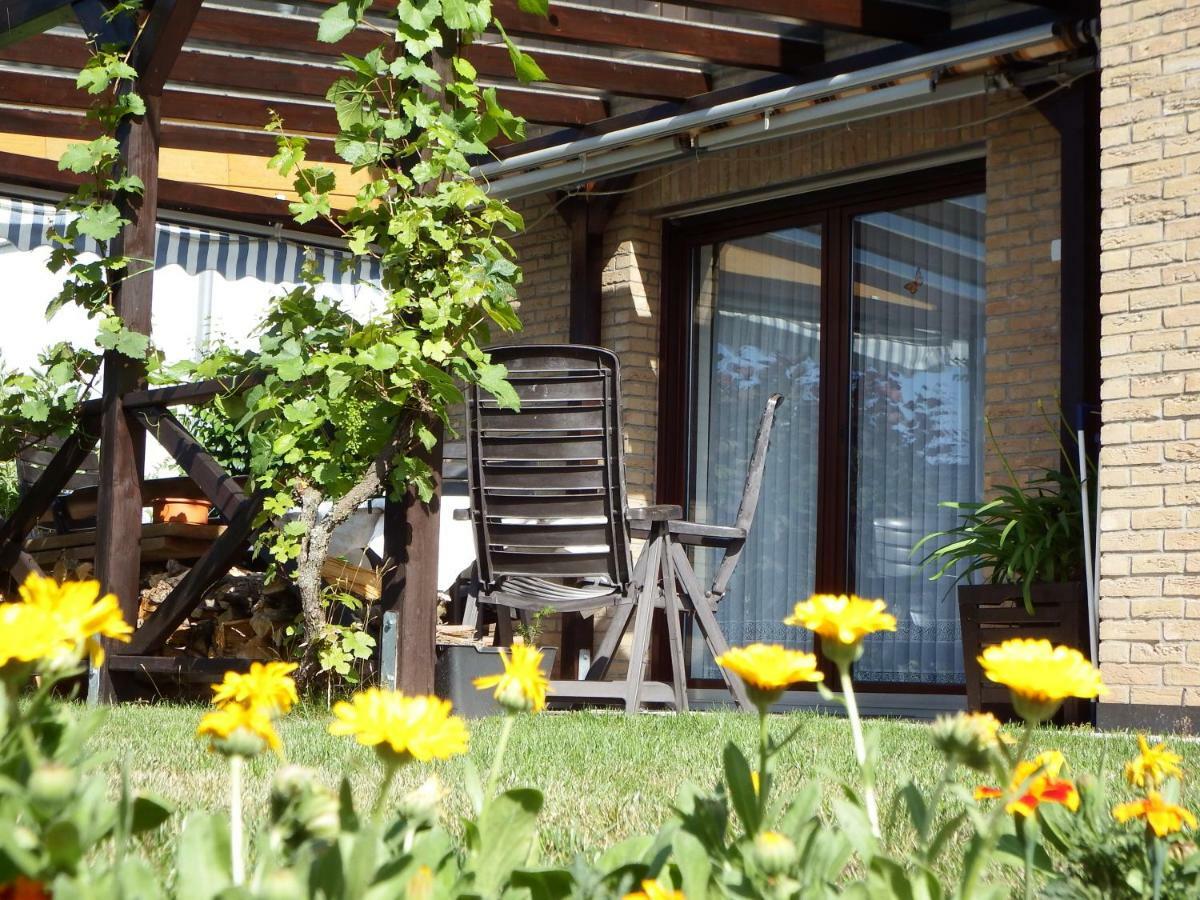 Nette Ferienwohnung Mit Eigenem Eingang Und Sonnenterrasse Idstein Ngoại thất bức ảnh